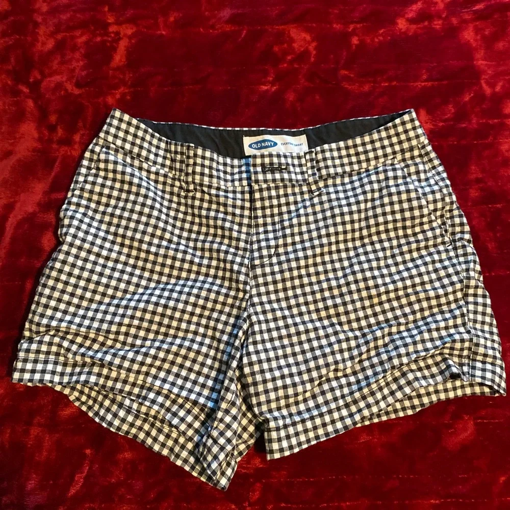 Shorts - Picture 3 of 6